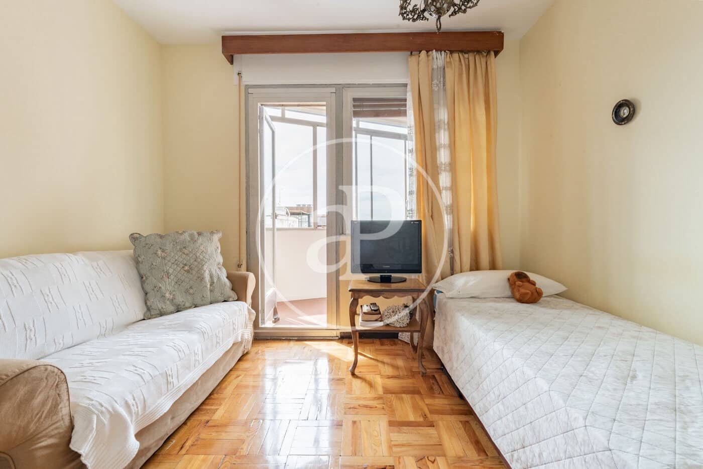 3 bedroom Apartment for sale in Madrid city - € 1,050,000 (Ref: 10062062)