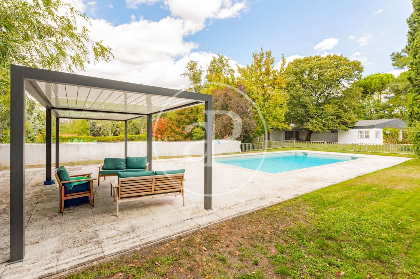6 quarto Moradia para venda em Pozuelo de Alarcon com piscina - 3 500 000 € (Ref: 10067816)