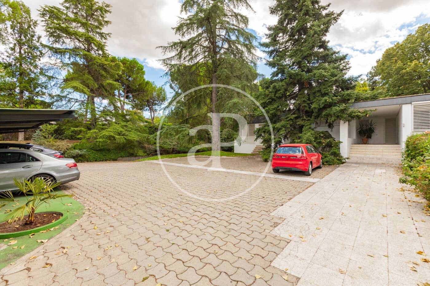 6 quarto Moradia para venda em Pozuelo de Alarcon com piscina - 3 500 000 € (Ref: 10067816)