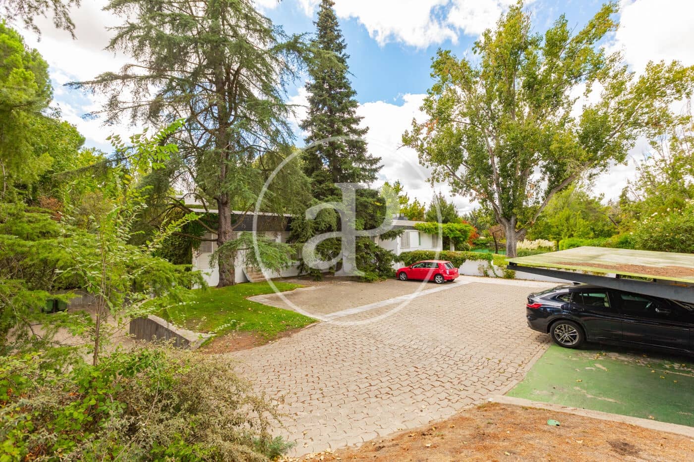 6 quarto Moradia para venda em Pozuelo de Alarcon com piscina - 3 500 000 € (Ref: 10067816)