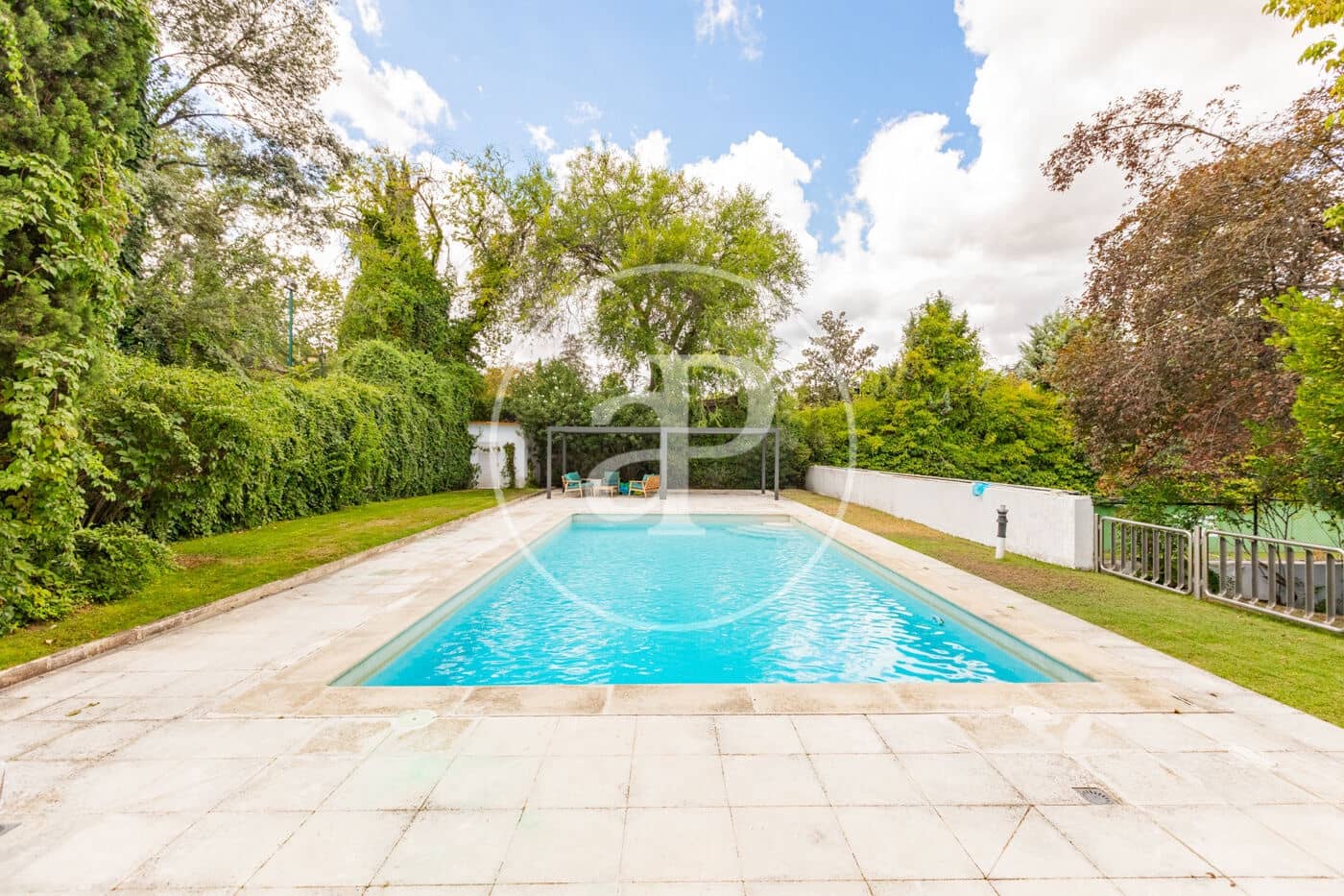 6 quarto Moradia para venda em Pozuelo de Alarcon com piscina - 3 500 000 € (Ref: 10067816)