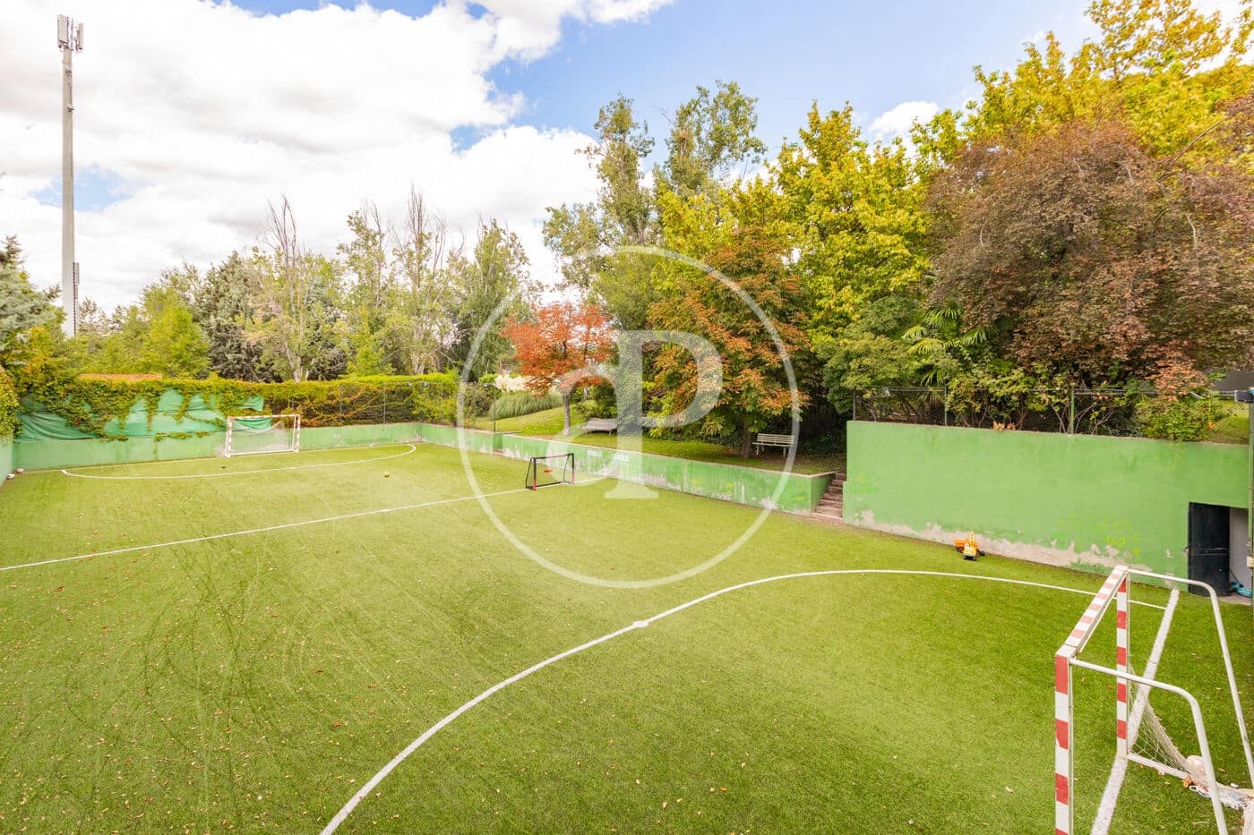 6 quarto Moradia para venda em Pozuelo de Alarcon com piscina - 3 500 000 € (Ref: 10067816)