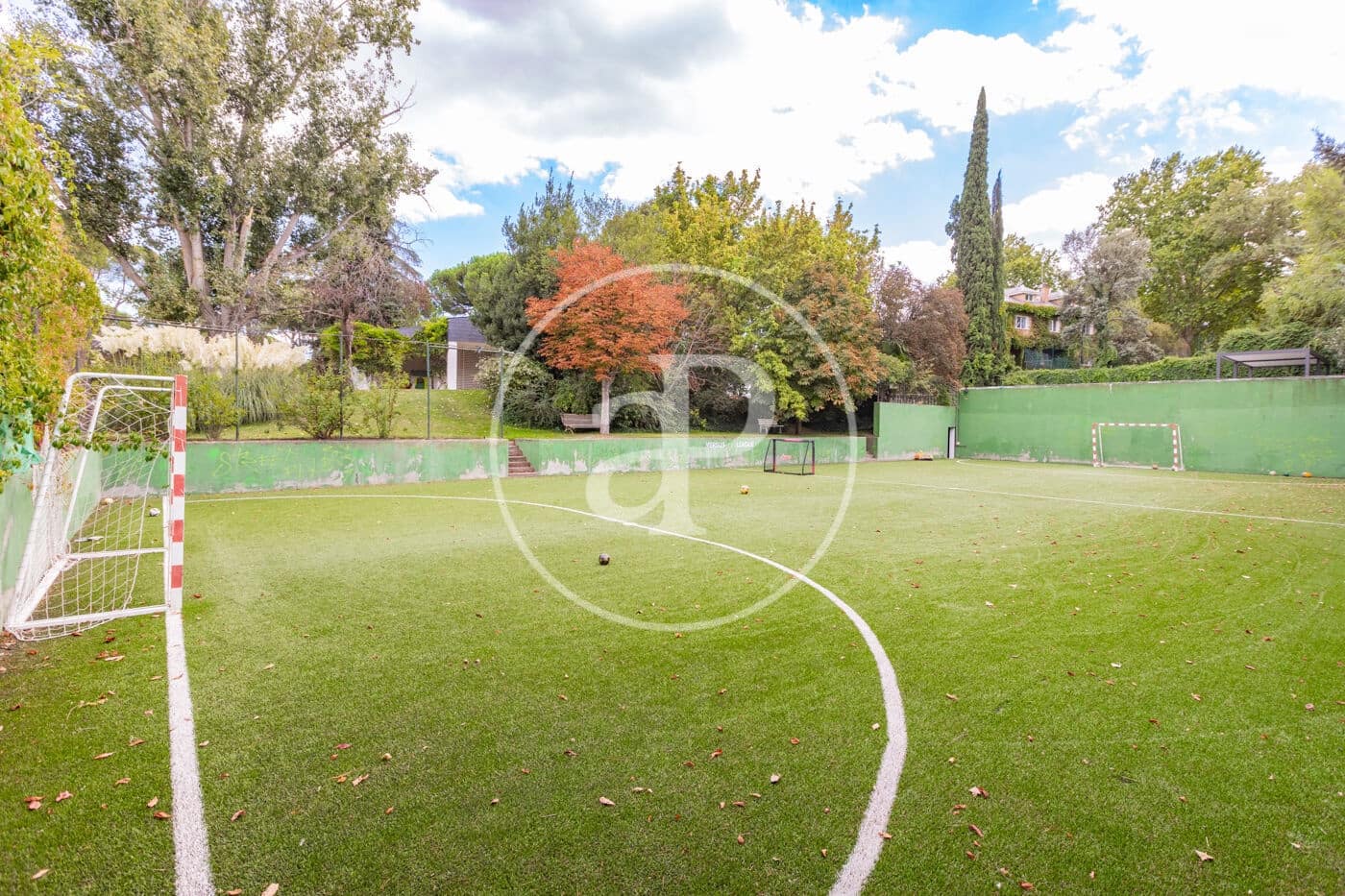 6 quarto Moradia para venda em Pozuelo de Alarcon com piscina - 3 500 000 € (Ref: 10067816)