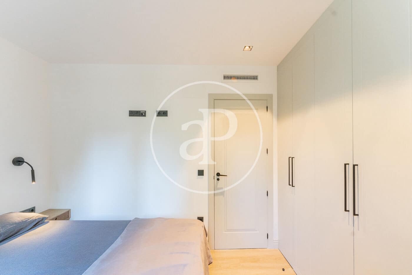 Apartamento de 1 habitación en Madrid ciudad en alquiler con piscina garaje - 1.750 € (Ref: 10075569)