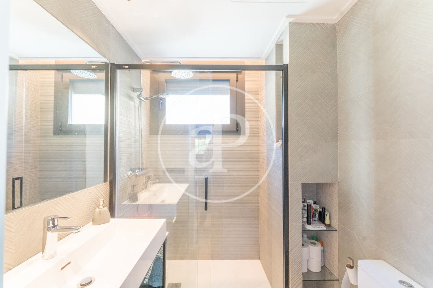 Apartamento de 1 habitación en Madrid ciudad en alquiler con piscina garaje - 1.750 € (Ref: 10075569)