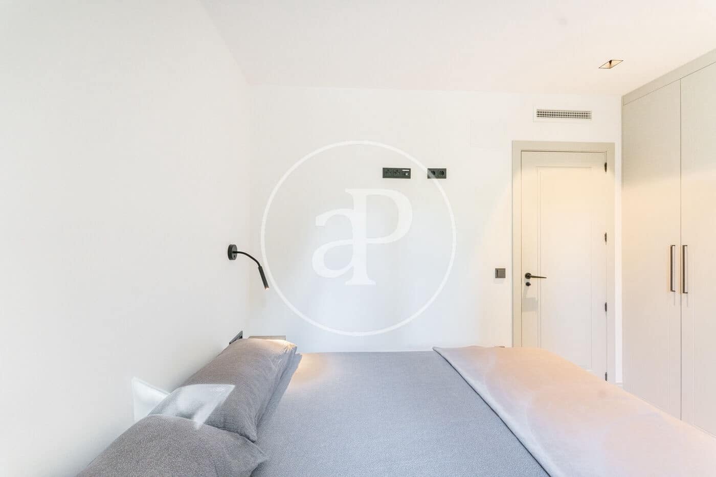 Apartamento de 1 habitación en Madrid ciudad en alquiler con piscina garaje - 1.750 € (Ref: 10075569)