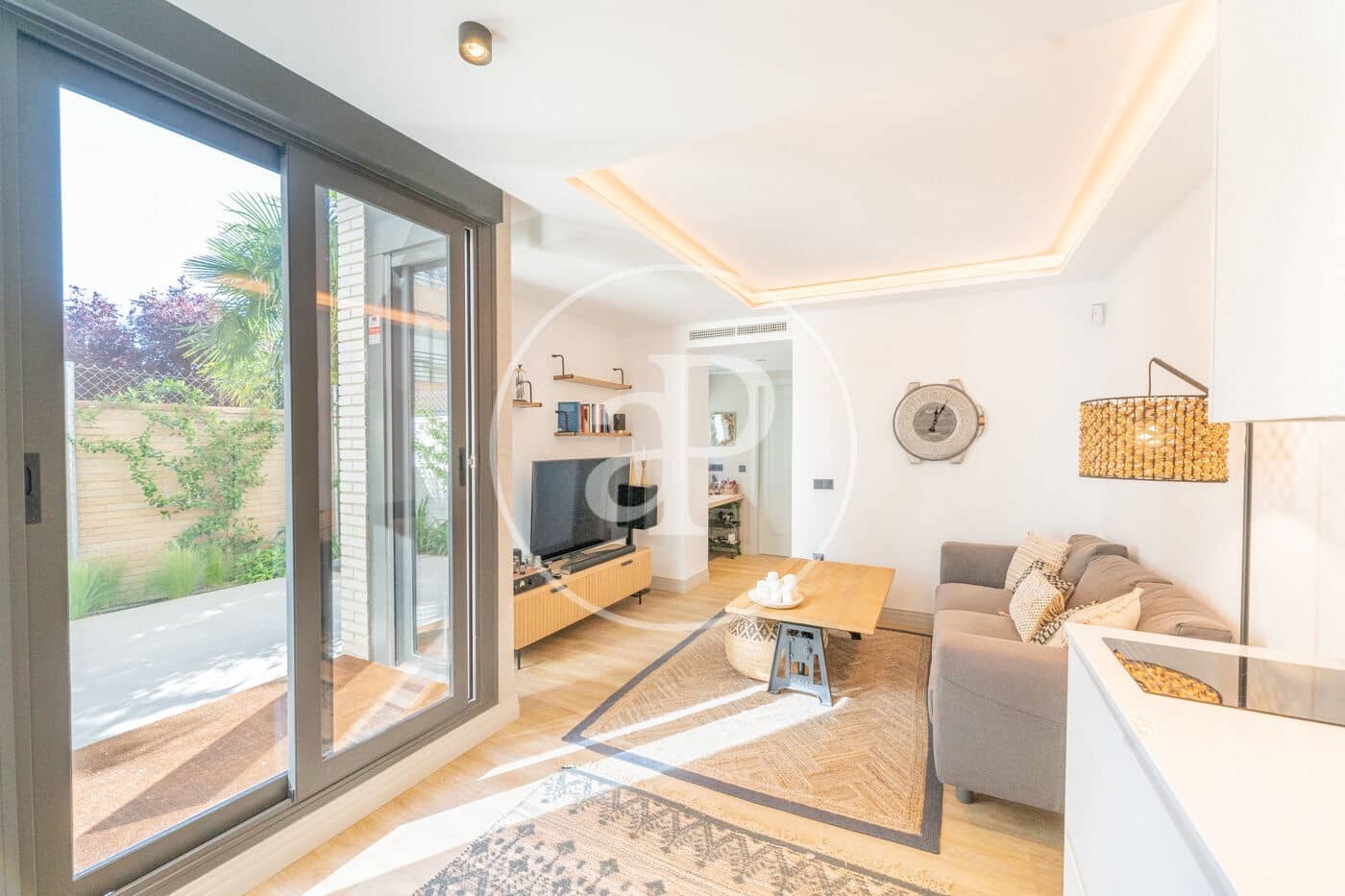 Apartamento de 1 habitación en Madrid ciudad en alquiler con piscina garaje - 1.750 € (Ref: 10075569)