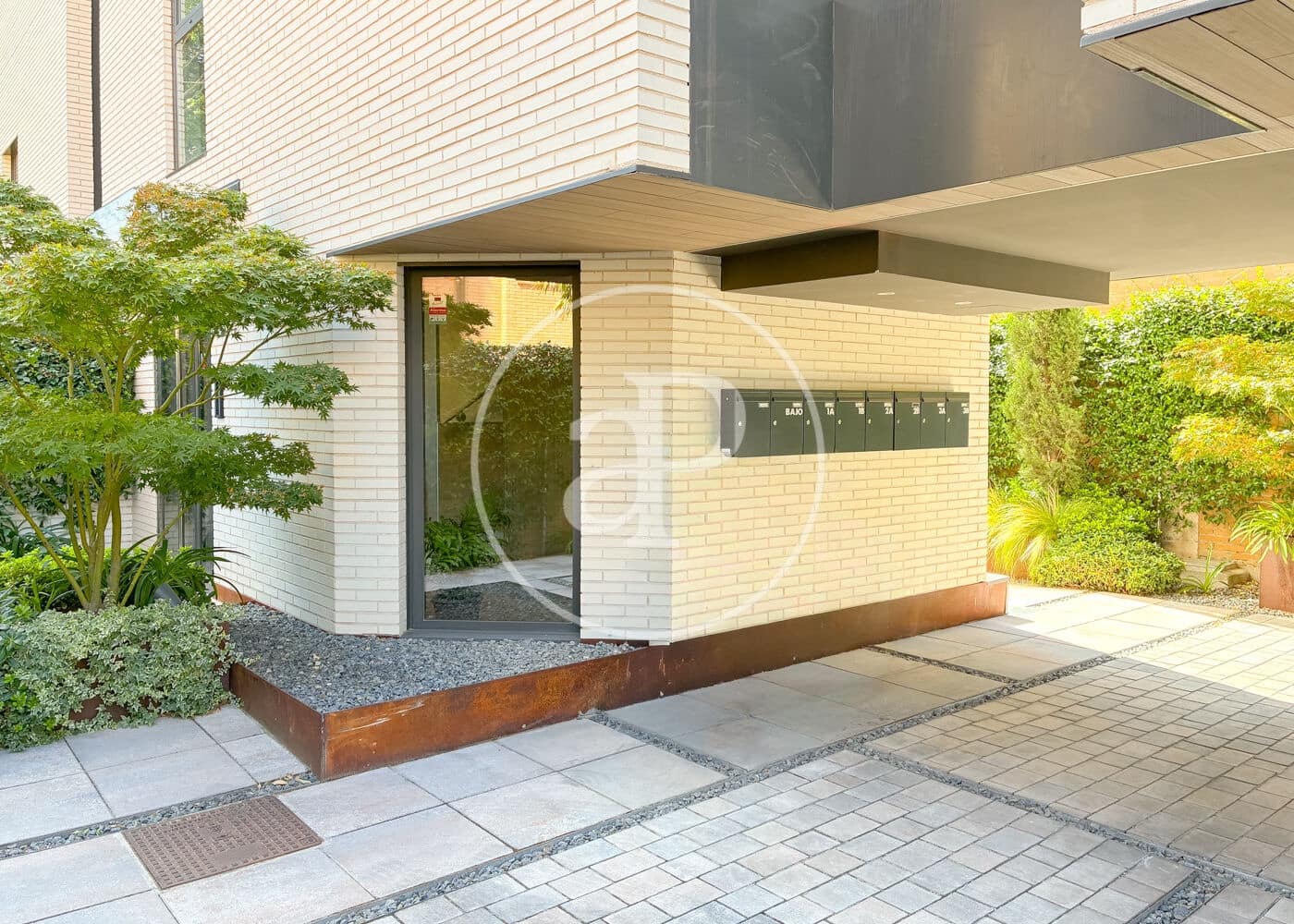 Apartamento de 1 habitación en Madrid ciudad en alquiler con piscina garaje - 1.750 € (Ref: 10075569)