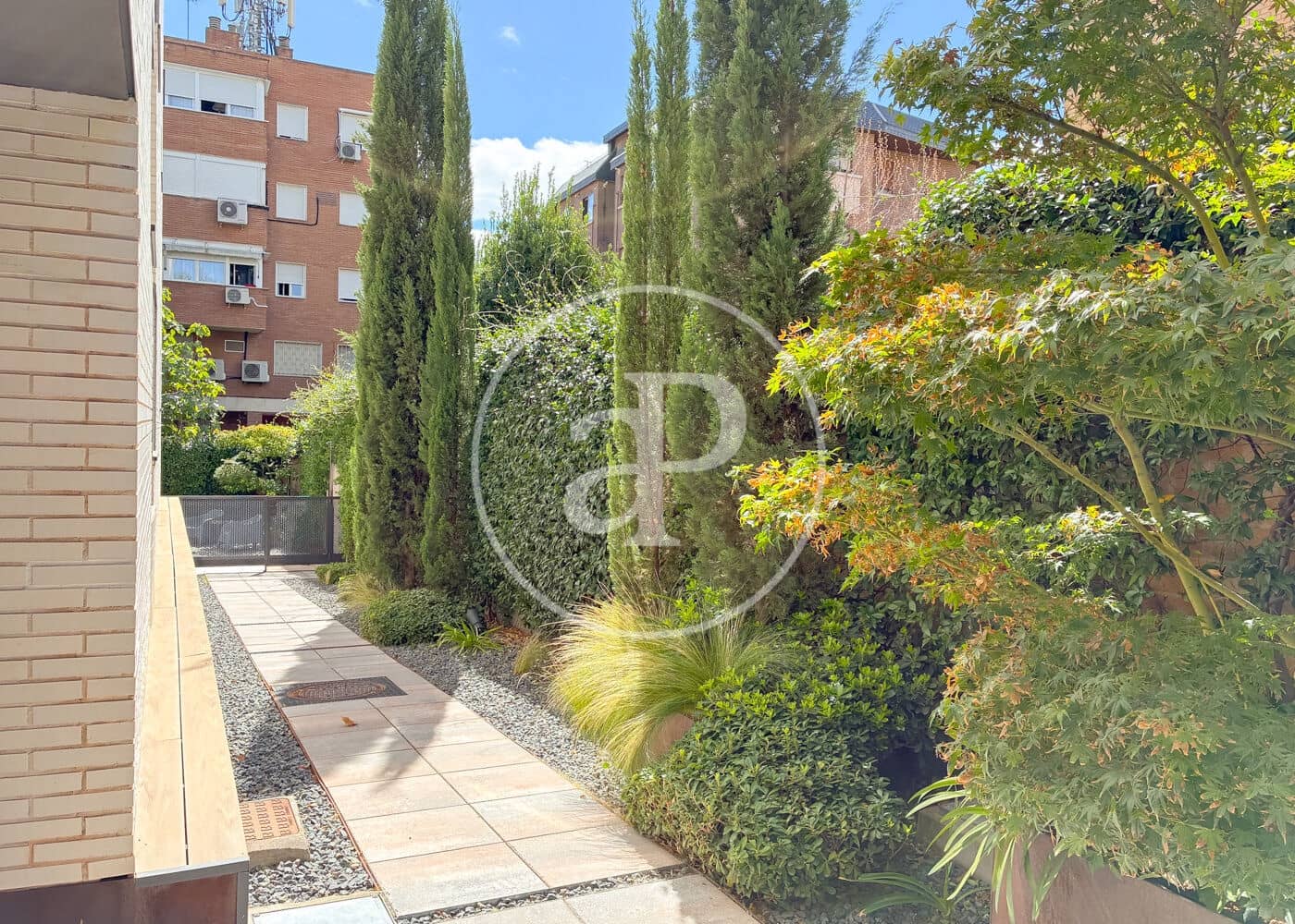 Apartamento de 1 habitación en Madrid ciudad en alquiler con piscina garaje - 1.750 € (Ref: 10075569)