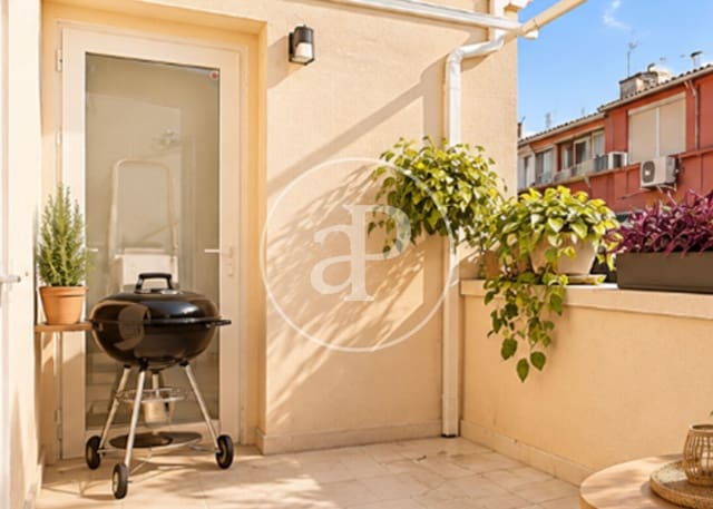 2 bedroom Apartment for sale in Ciudad Jardín, Madrid city - € 700,000 (Ref: 10075570)