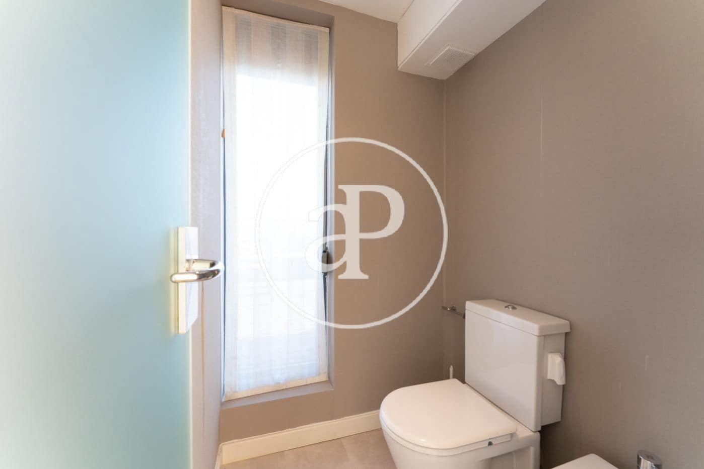 Penthouse de 3 chambres à louer à Madrid ville avec garage - 3 900 € (Ref: 10078186)