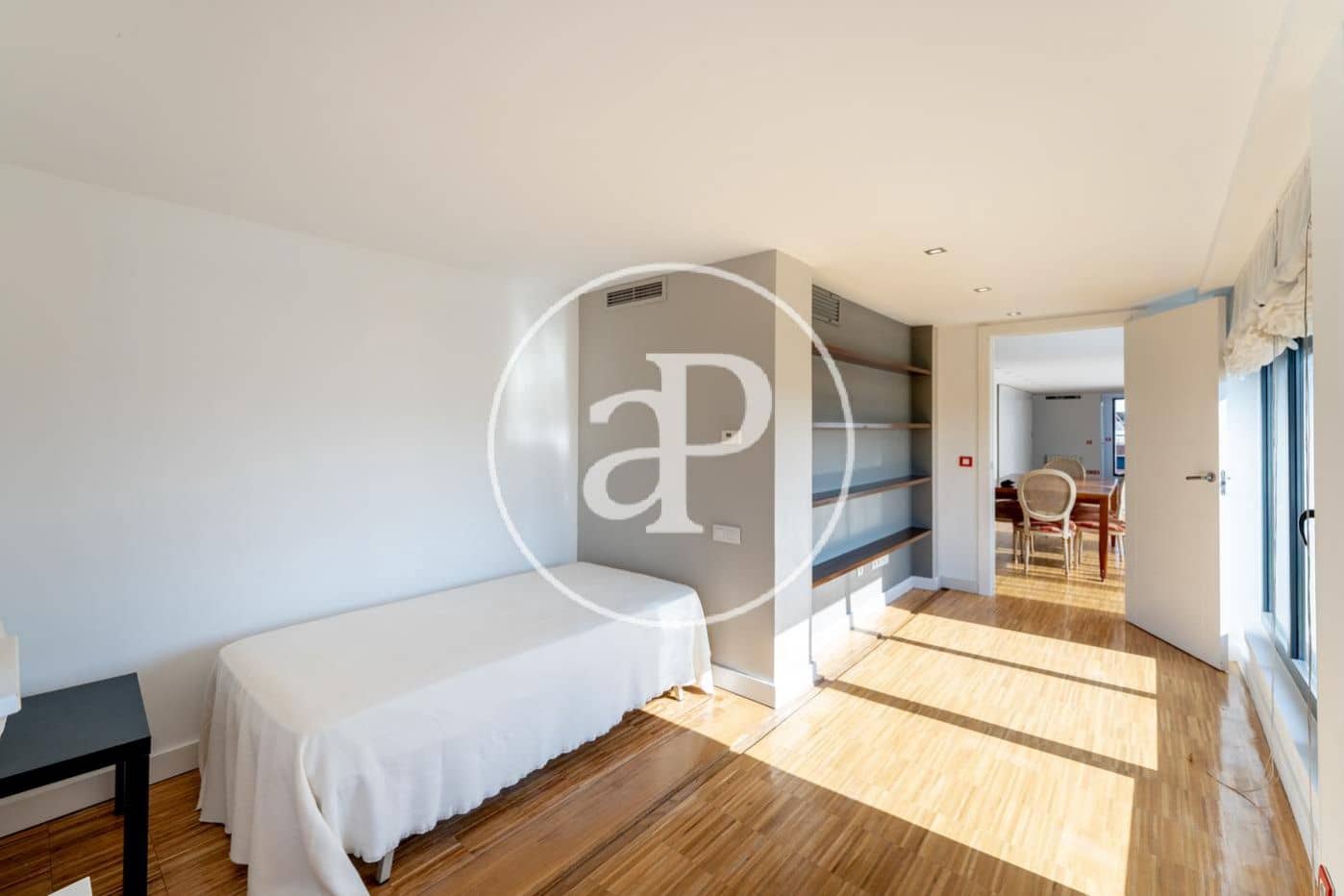 Penthouse de 3 chambres à louer à Madrid ville avec garage - 3 900 € (Ref: 10078186)