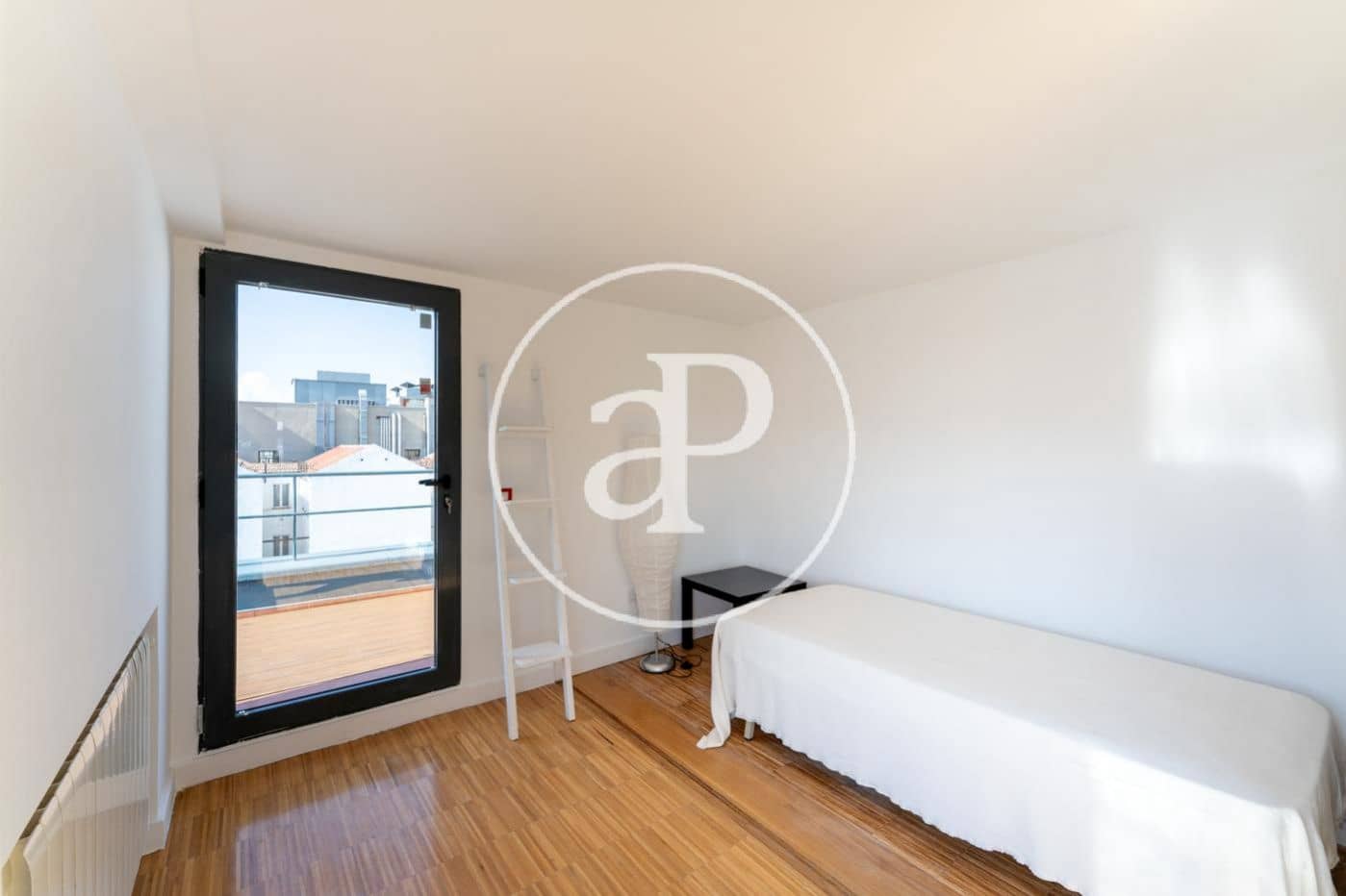 Penthouse de 3 chambres à louer à Madrid ville avec garage - 3 900 € (Ref: 10078186)
