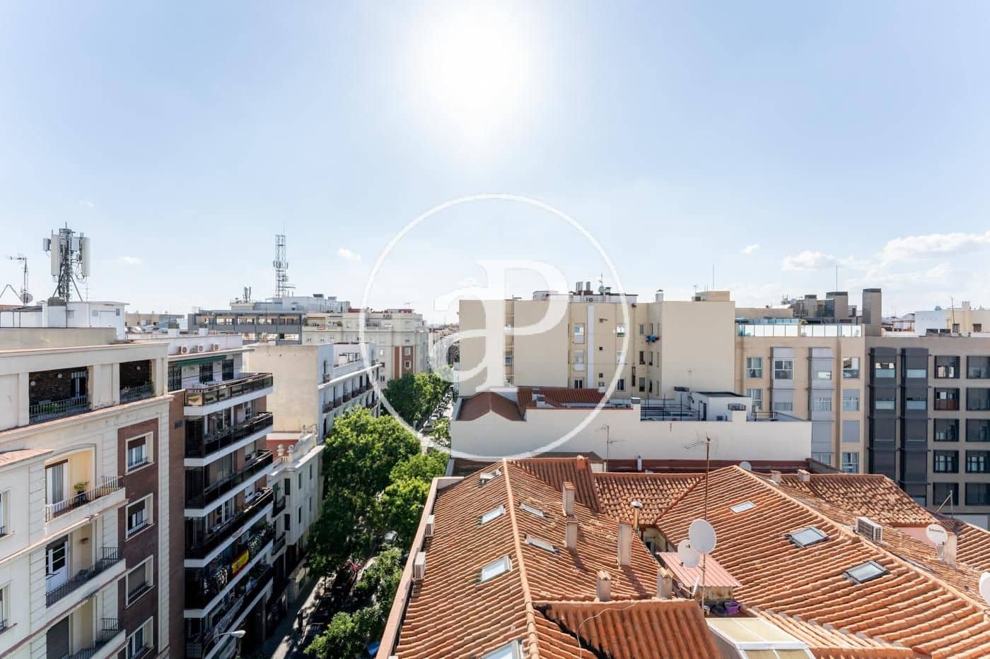 Penthouse de 3 chambres à louer à Madrid ville avec garage - 3 900 € (Ref: 10078186)