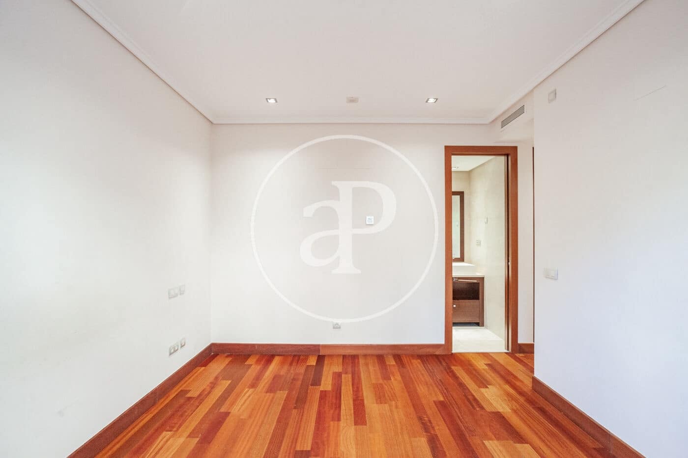 3 camera da letto Appartamento da affittare in Madrid citta con piscina garage - 2.400 € (Rif: 10078187)