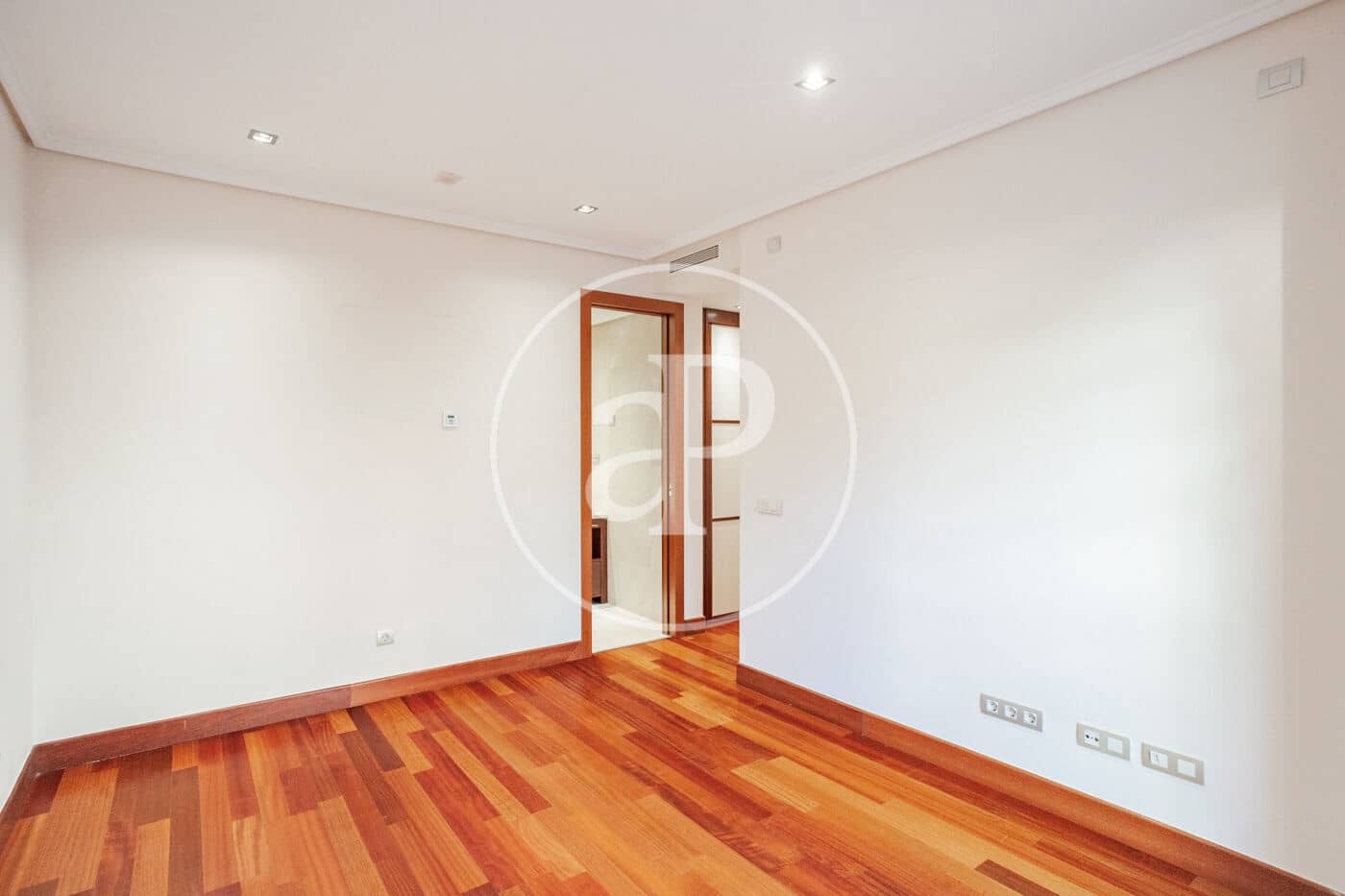 3 camera da letto Appartamento da affittare in Madrid citta con piscina garage - 2.400 € (Rif: 10078187)