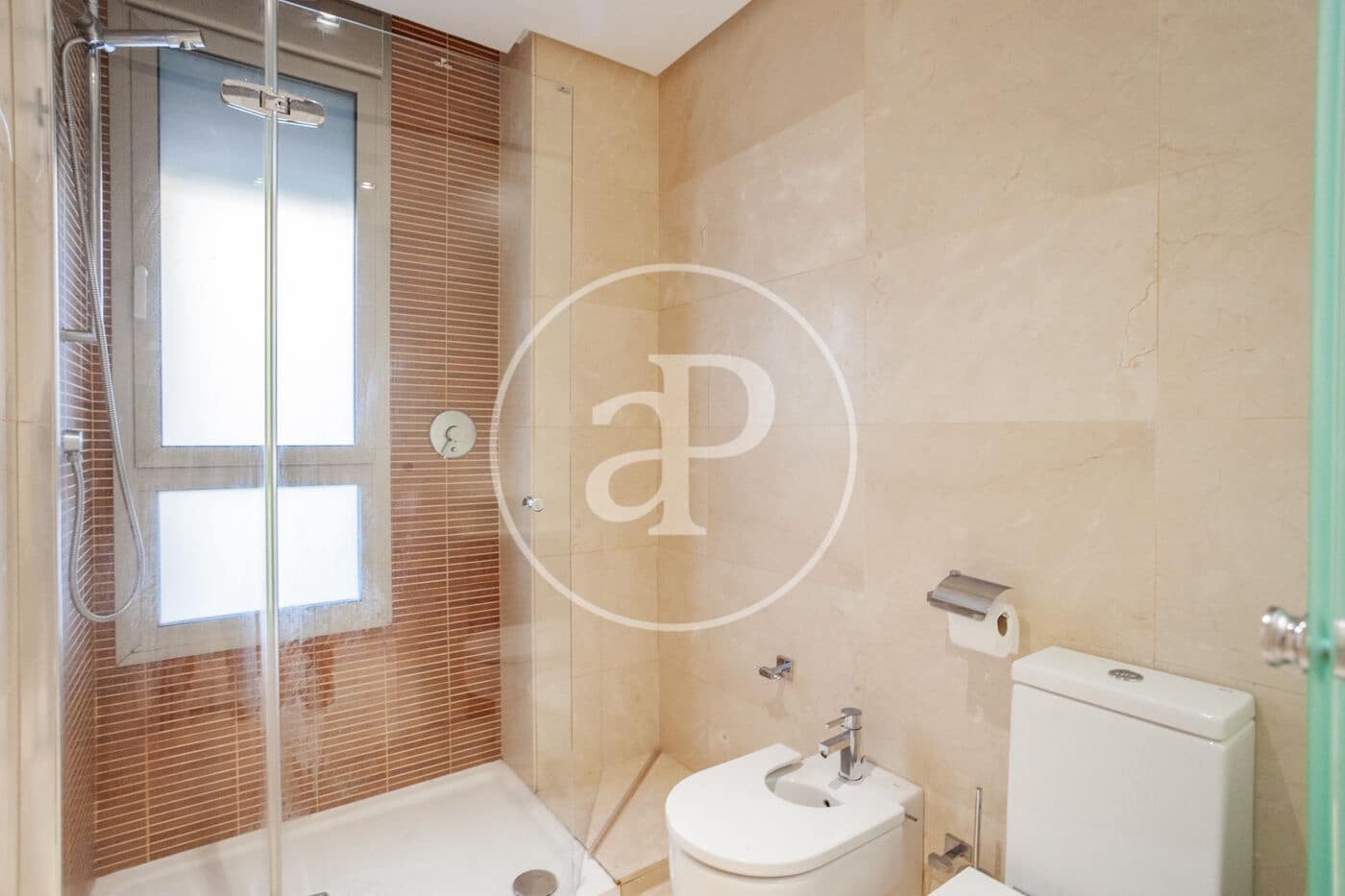 3 camera da letto Appartamento da affittare in Madrid citta con piscina garage - 2.400 € (Rif: 10078187)