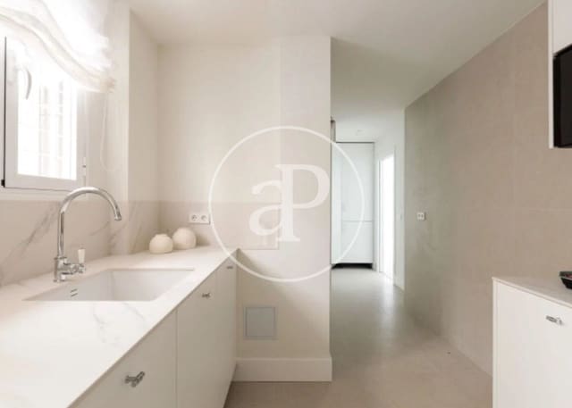 Apartamento de 3 habitaciones en Recoletos, Madrid ciudad en alquiler - 6.500 € (Ref: 10078188)