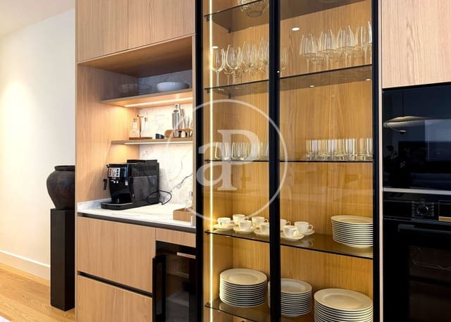Apartamento de 3 habitaciones en Jerónimos, Madrid ciudad en alquiler - 7.000 € (Ref: 10078190)