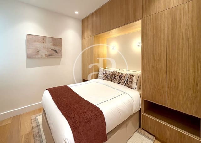 Apartamento de 3 habitaciones en Jerónimos, Madrid ciudad en alquiler - 7.000 € (Ref: 10078190)