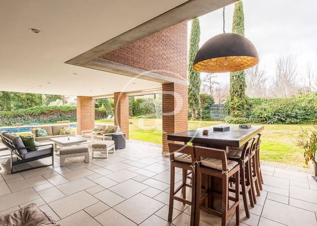 Chalet de 6 habitaciones en La Moraleja, Alcobendas en venta con piscina - 4.500.000 € (Ref: 10081085)