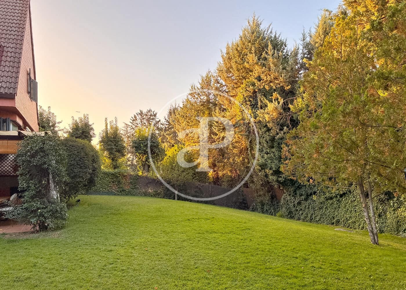 Chalet de 5 habitaciones en San Sebastián de los Reyes en venta con piscina garaje - 1.590.000 € (Ref: 10086063)