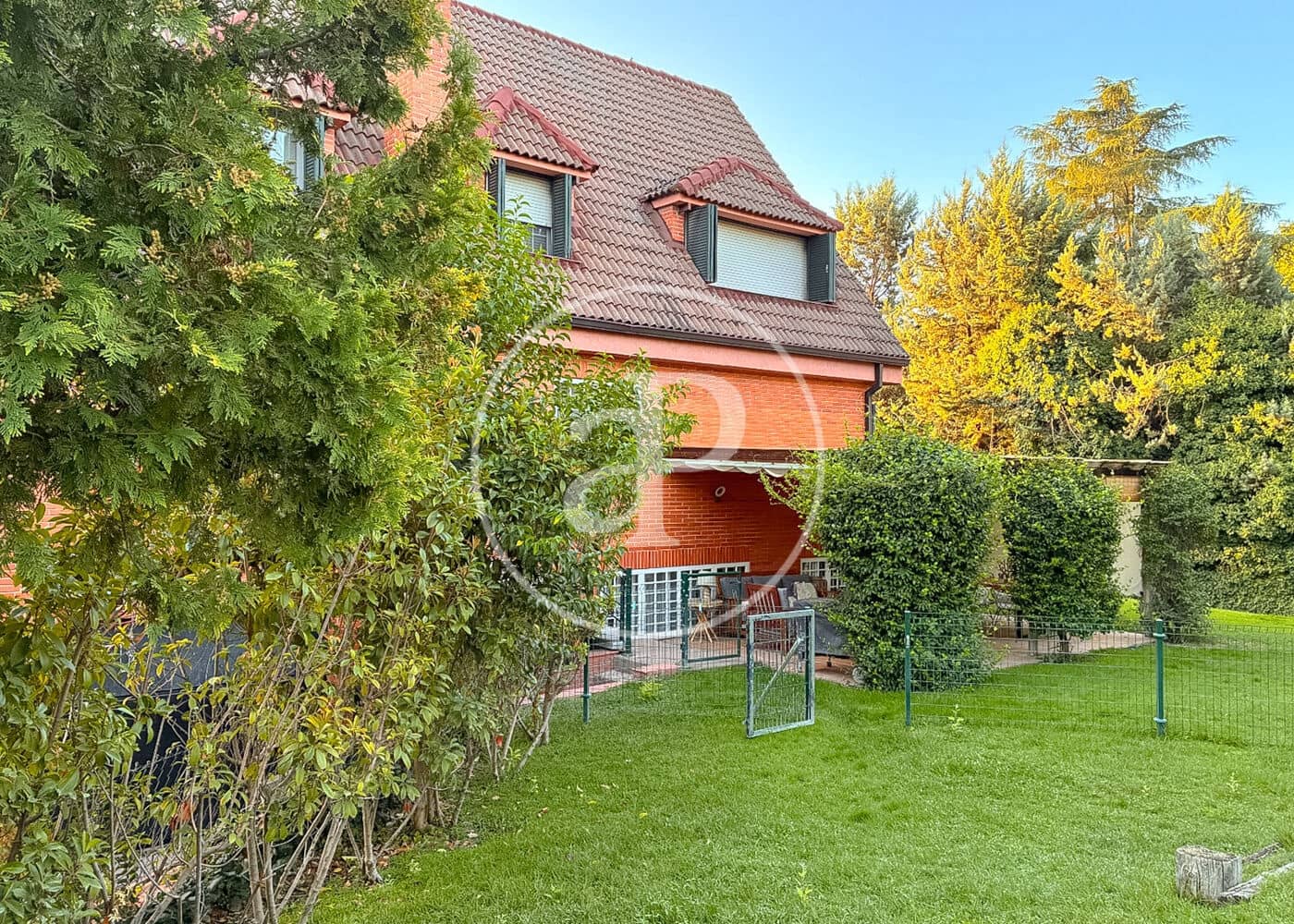 Chalet de 5 habitaciones en San Sebastián de los Reyes en venta con piscina garaje - 1.590.000 € (Ref: 10086063)