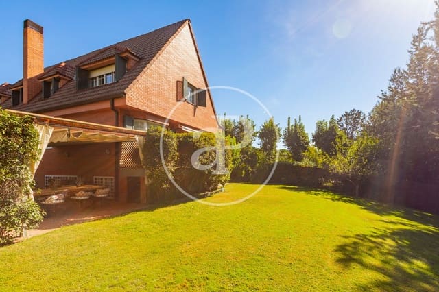 5 bedroom Villa for sale in Fuente del Fresno, San Sebastián de los Reyes with pool garage - € 1,590,000 (Ref: 10086063)