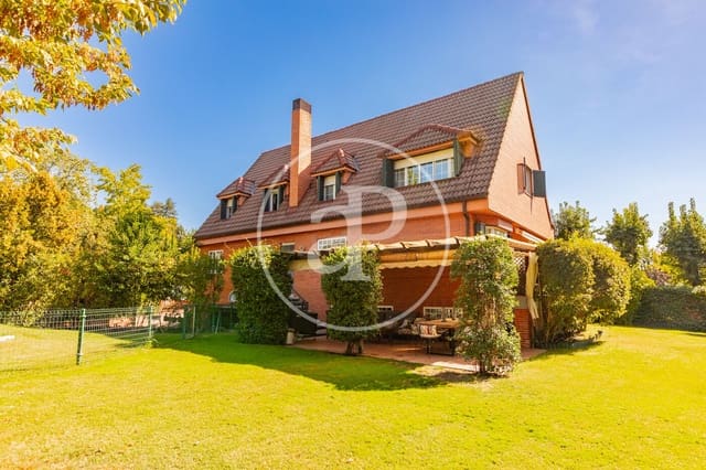 5 bedroom Villa for sale in Fuente del Fresno, San Sebastián de los Reyes with pool garage - € 1,590,000 (Ref: 10086063)