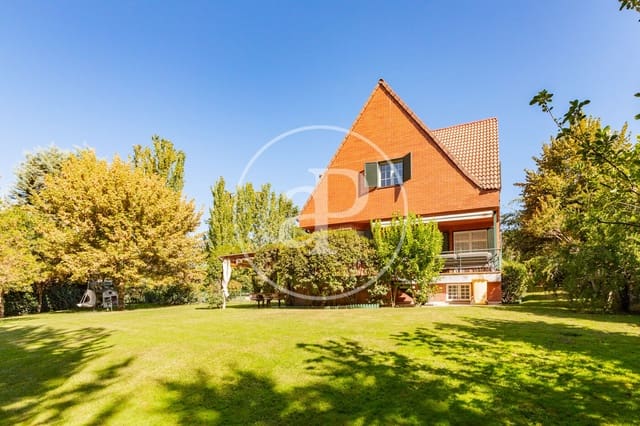 5 bedroom Villa for sale in Fuente del Fresno, San Sebastián de los Reyes with pool garage - € 1,590,000 (Ref: 10086063)