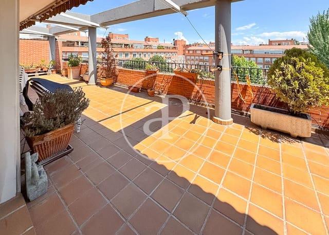 2 bedroom Penthouse for sale in Delicias, Madrid city with pool garage - € 950,000 (Ref: 10086064)