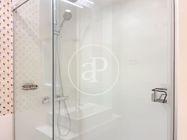1 quarto Apartamento para arrendar em Almagro, Madrid cidade - 2 350 € (Ref: 10086069)