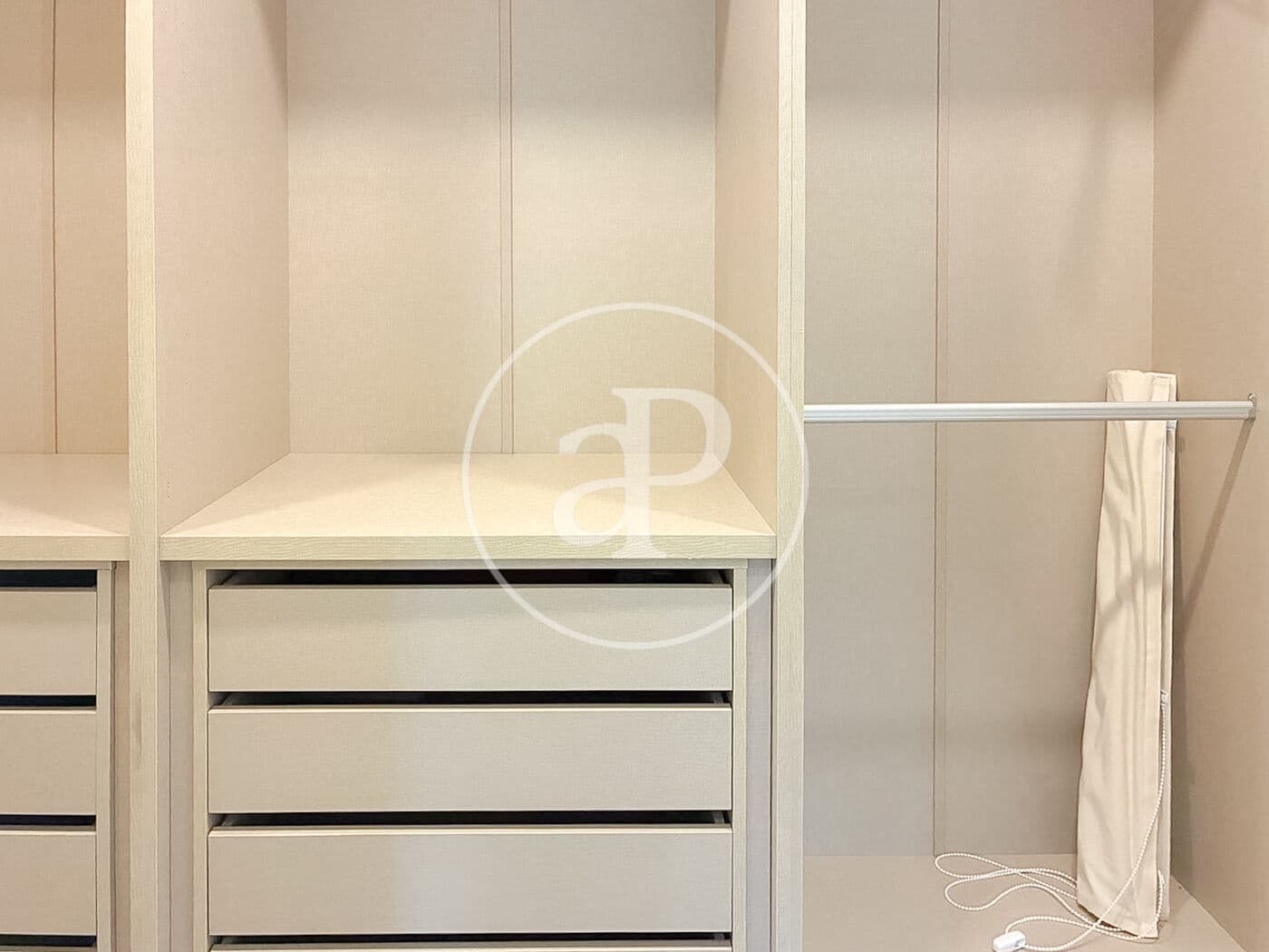 1 quarto Apartamento para arrendar em Madrid cidade - 2 350 € (Ref: 10086069)