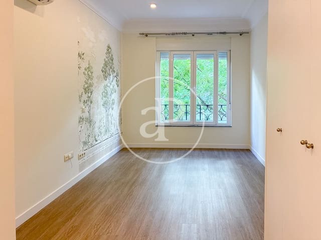 1 quarto Apartamento para arrendar em Almagro, Madrid cidade - 2 350 € (Ref: 10086069)