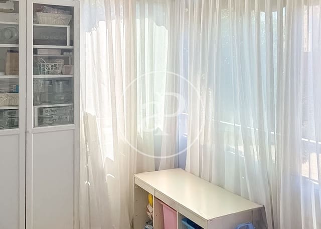 4 makuuhuone Huoneisto myytävänä paikassa Alameda de Osuna, Madrid kaupunki mukana uima-altaan 
autotalli - 860 000 € (Ref: 10086070)