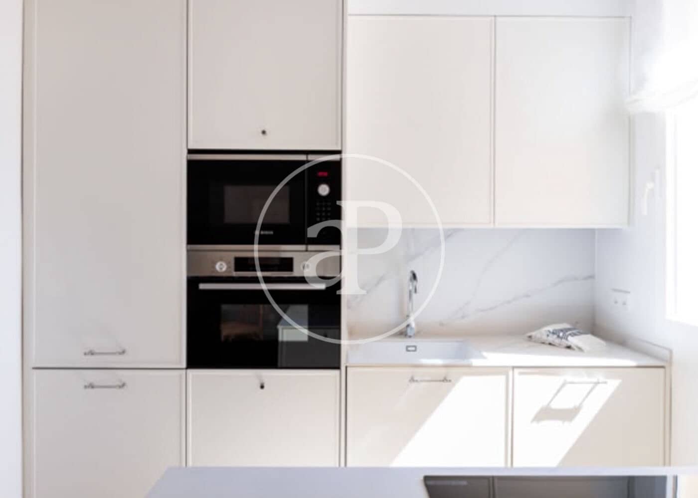 2 quarto Apartamento para arrendar em Madrid cidade - 3 300 € (Ref: 10086075)