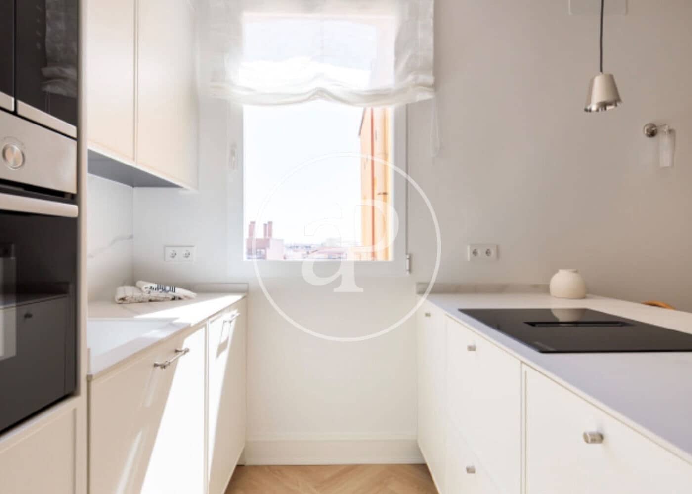 2 quarto Apartamento para arrendar em Madrid cidade - 3 300 € (Ref: 10086075)