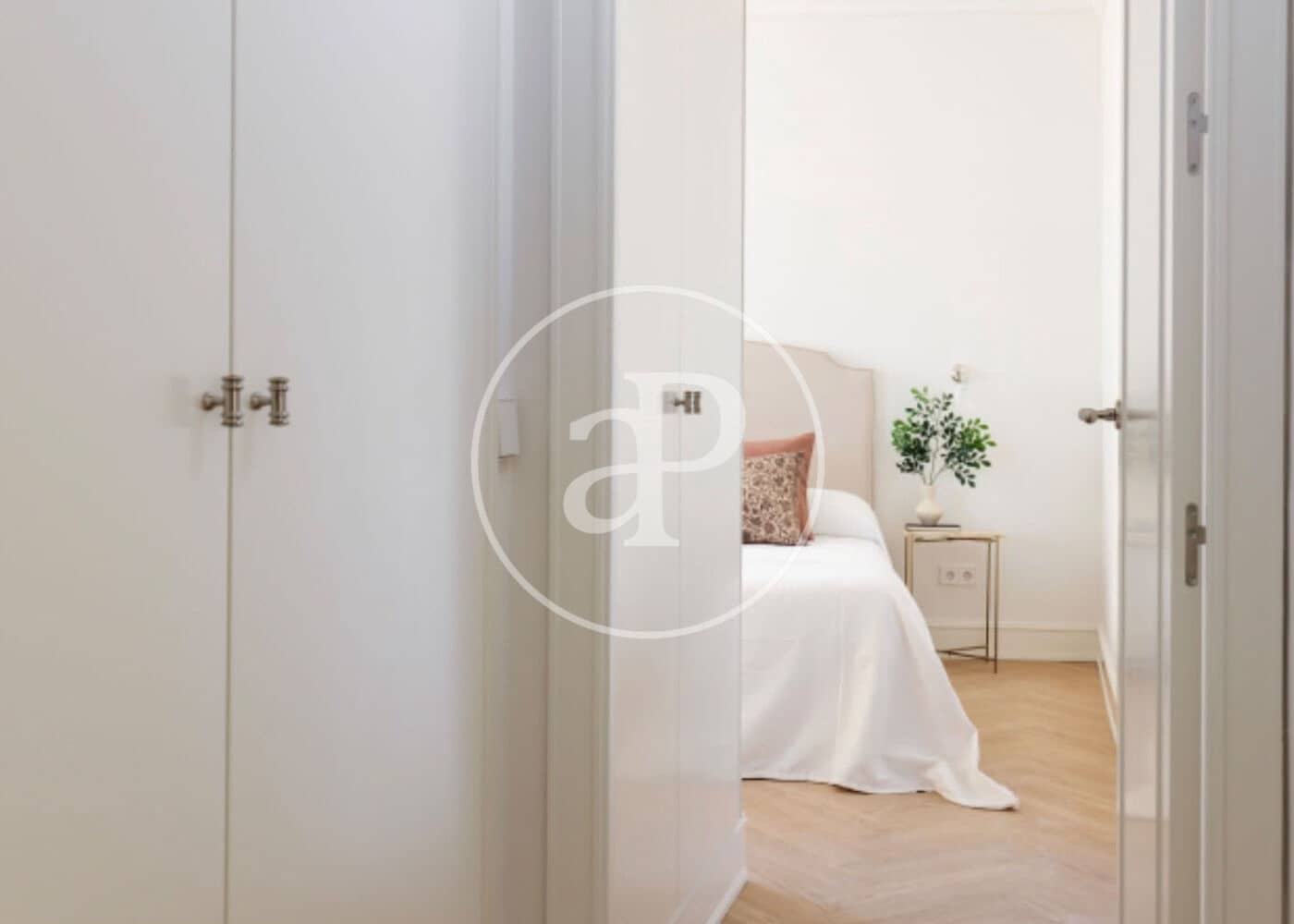 2 quarto Apartamento para arrendar em Madrid cidade - 3 300 € (Ref: 10086075)