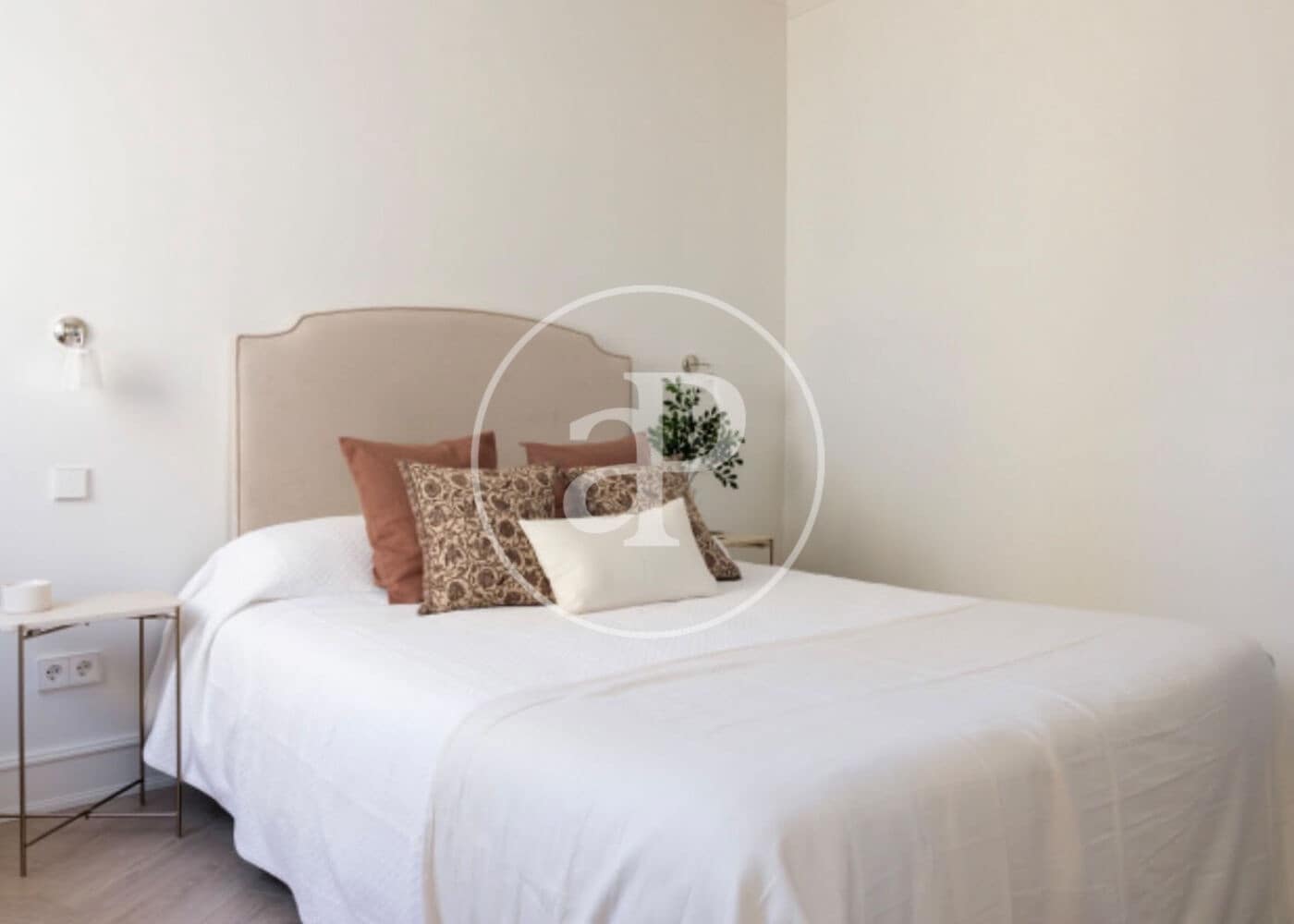 2 quarto Apartamento para arrendar em Madrid cidade - 3 300 € (Ref: 10086075)