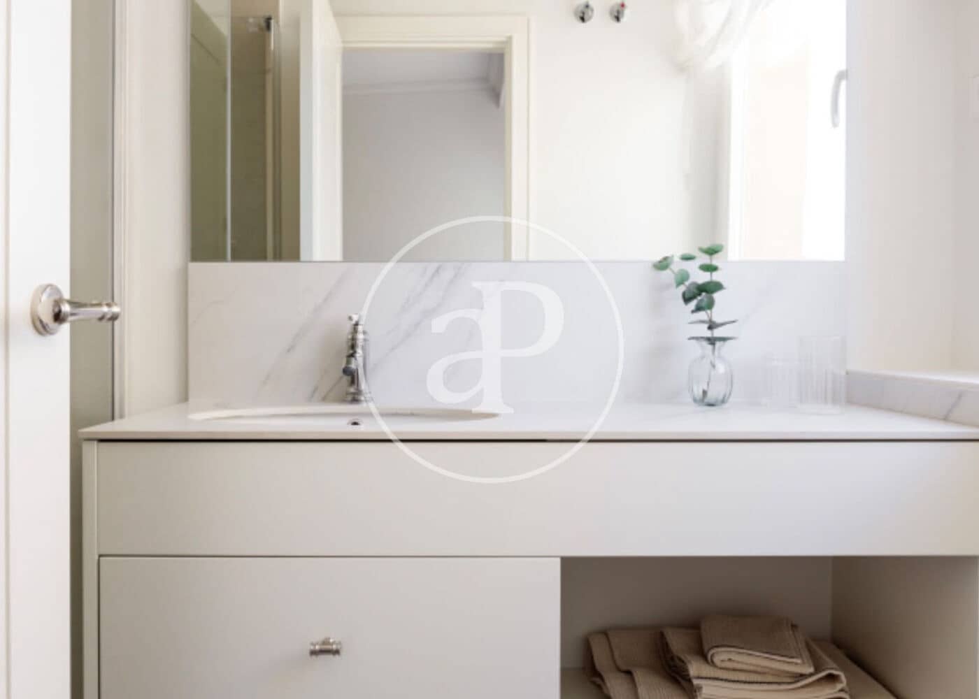 2 quarto Apartamento para arrendar em Madrid cidade - 3 300 € (Ref: 10086075)