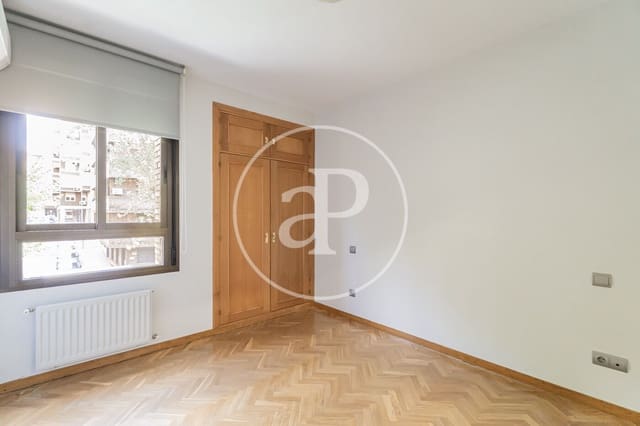1 makuuhuone Huoneisto vuokrattavana paikassa Hispanoamérica, Madrid kaupunki mukana uima-altaan - 1 900 € (Ref: 10094522)