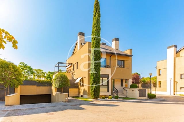 6 sypialnia Willa na sprzedaż w Fuente del Fresno, San Sebastián de los Reyes z basenem garażem - 1 695 000 € (Ref: 10094525)