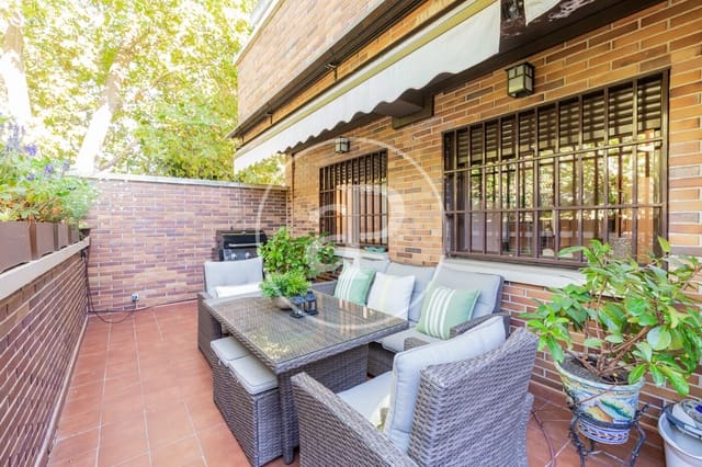 Apartamento de 3 habitaciones en Aravaca, Madrid ciudad en venta con piscina garaje - 860.000 € (Ref: 10098297)