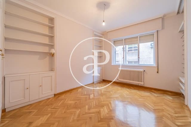 2 slaapkamer Appartement te huur in Hispanoamérica, Madrid stad - € 1.990 (Ref: 10100208)