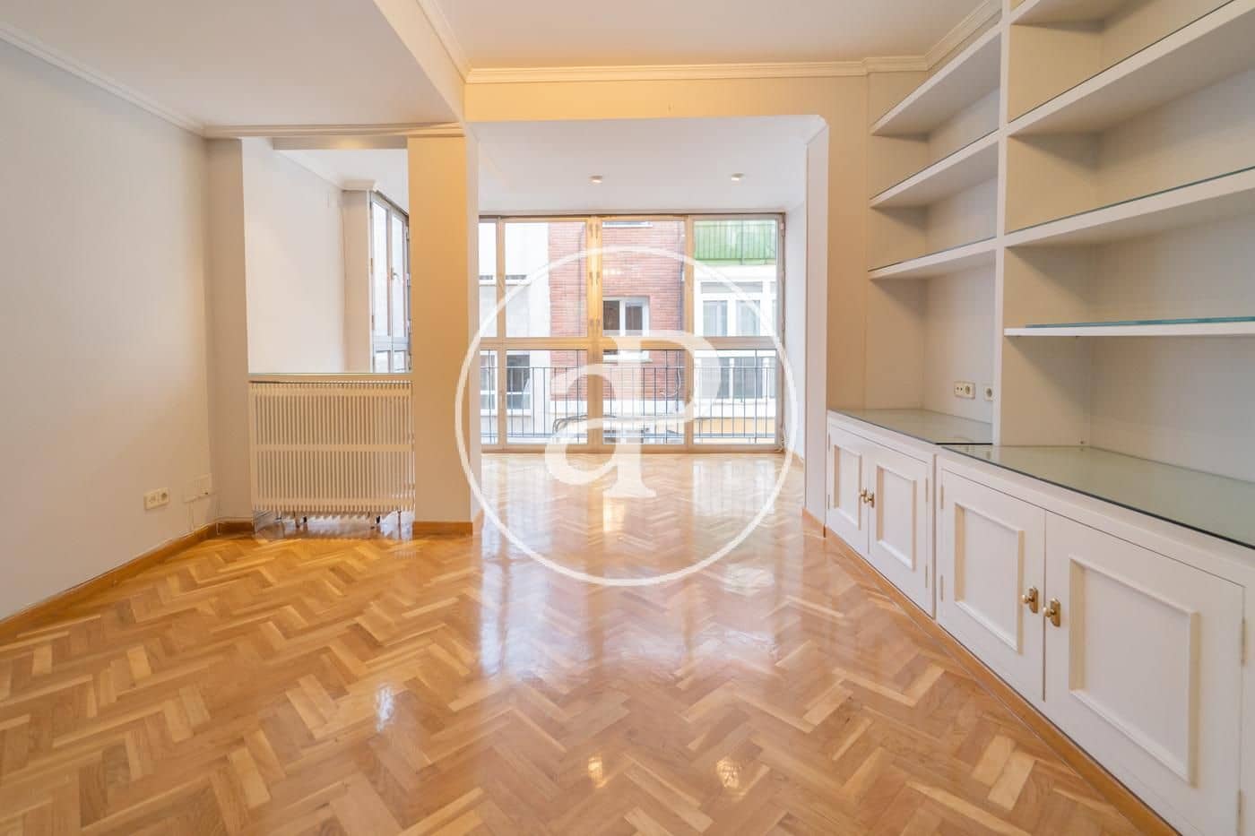 2 slaapkamer Appartement te huur in Madrid stad - € 1.990 (Ref: 10100208)