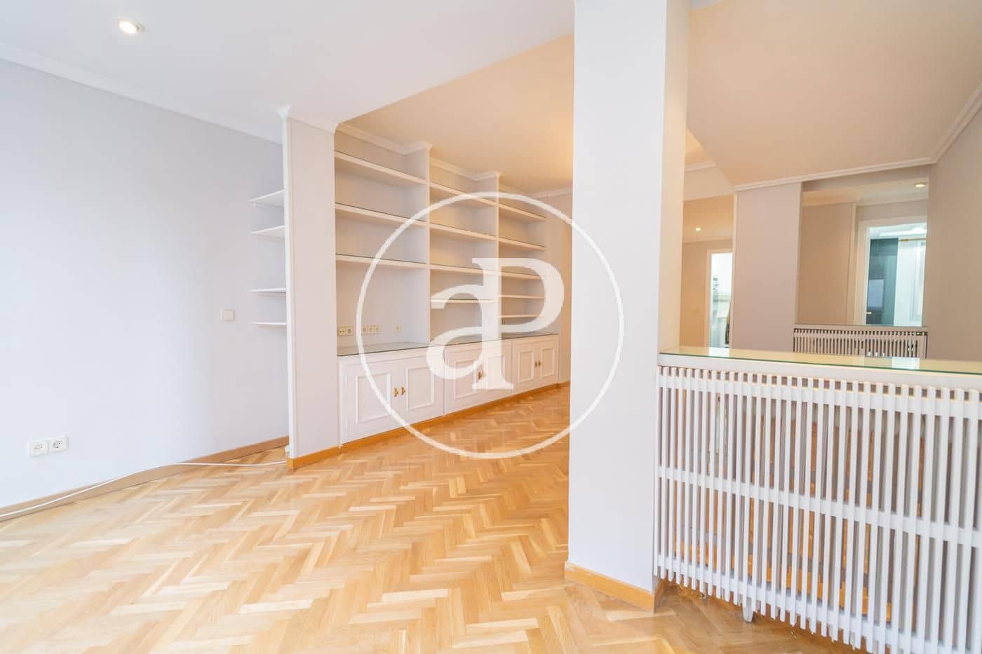 2 slaapkamer Appartement te huur in Madrid stad - € 1.990 (Ref: 10100208)