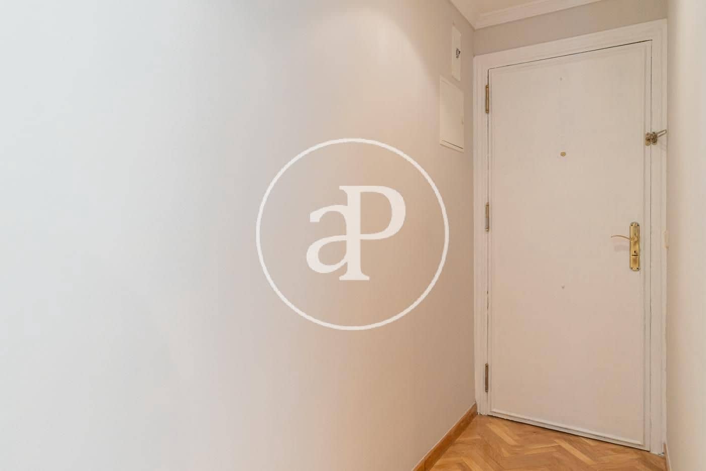 2 slaapkamer Appartement te huur in Madrid stad - € 1.990 (Ref: 10100208)
