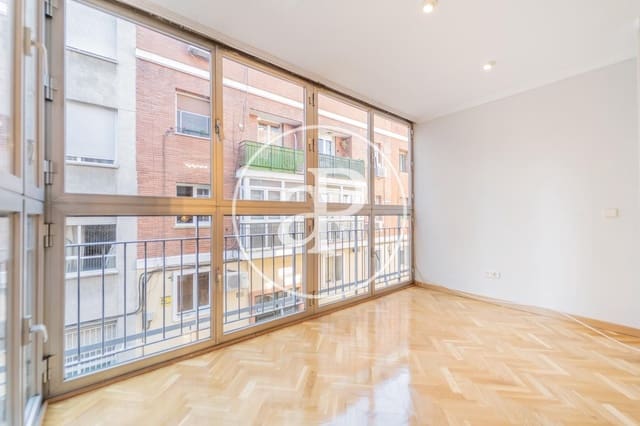 2 slaapkamer Appartement te huur in Hispanoamérica, Madrid stad - € 1.990 (Ref: 10100208)