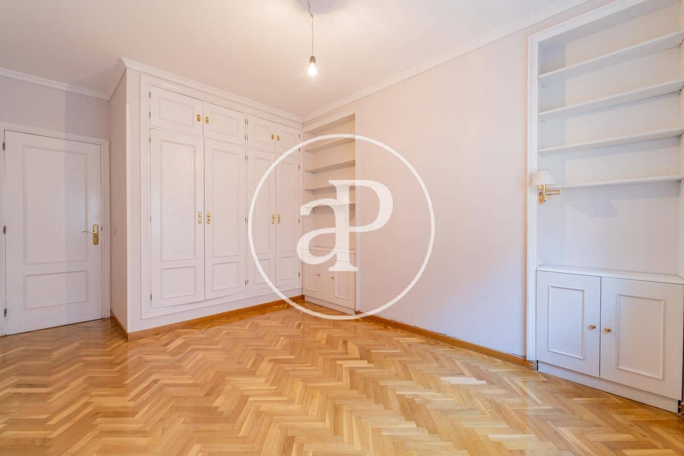 2 slaapkamer Appartement te huur in Madrid stad - € 1.990 (Ref: 10100208)