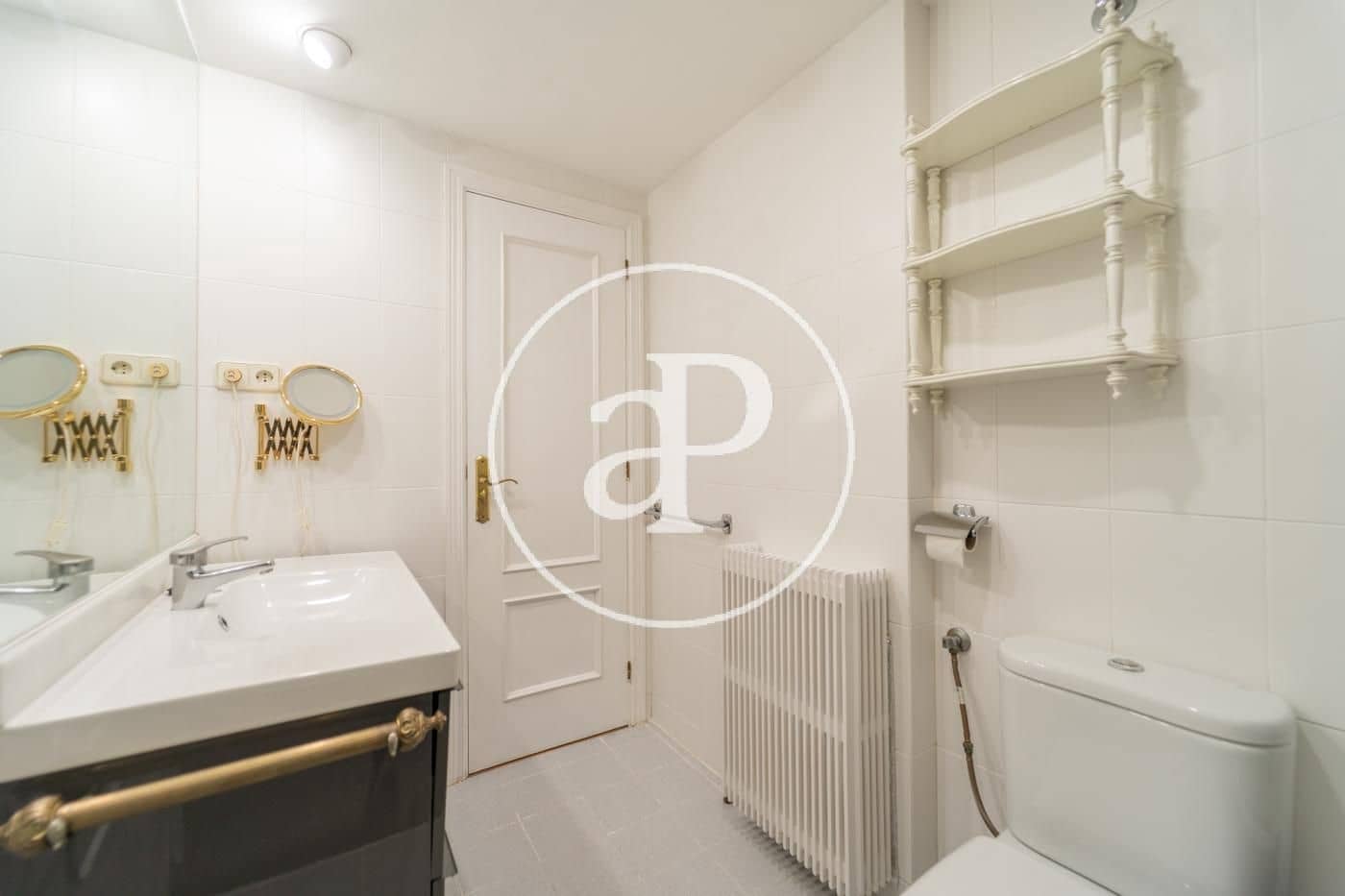 2 slaapkamer Appartement te huur in Madrid stad - € 1.990 (Ref: 10100208)
